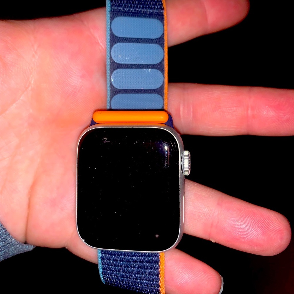 Apple smart band watch like new condition